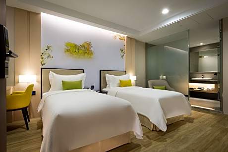 Twin Room with Parking - No Window