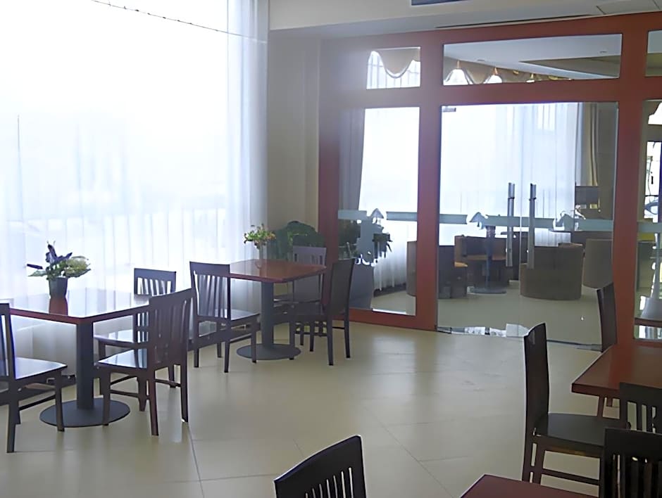 GreenTree Inn Heze Railway Station Hotel