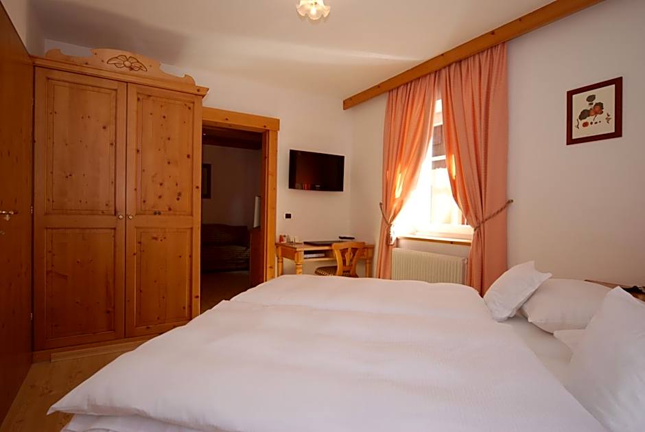 Photo 1 of 4 of Family Suite