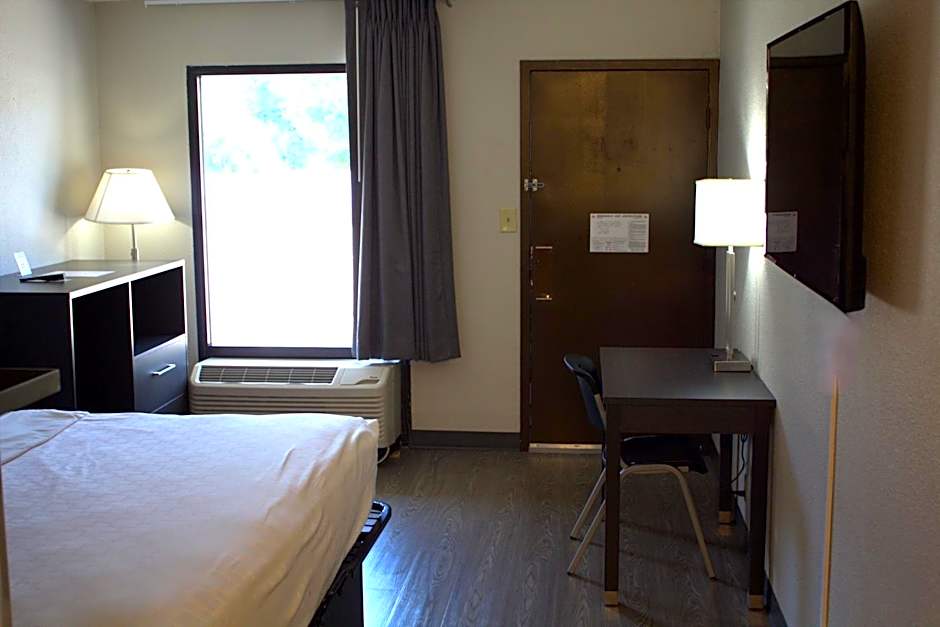 Clarion Pointe Statesville