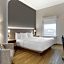 Comfort Inn & Suites Newark Liberty International Airport