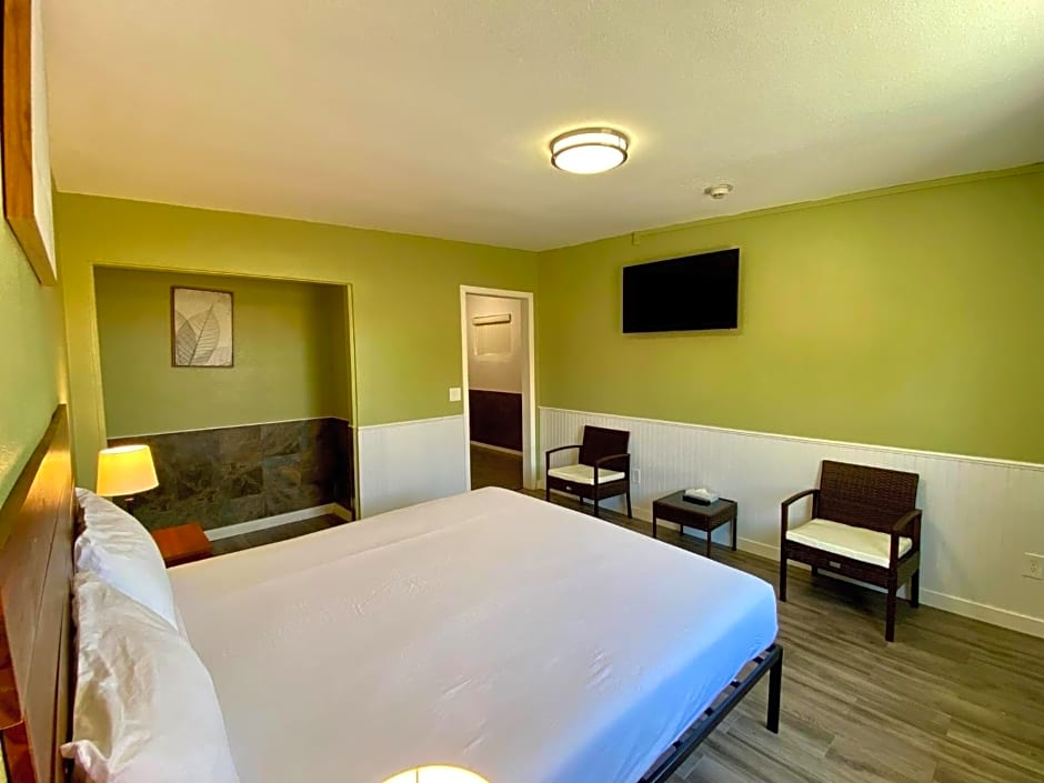 Europa Inn & Suites