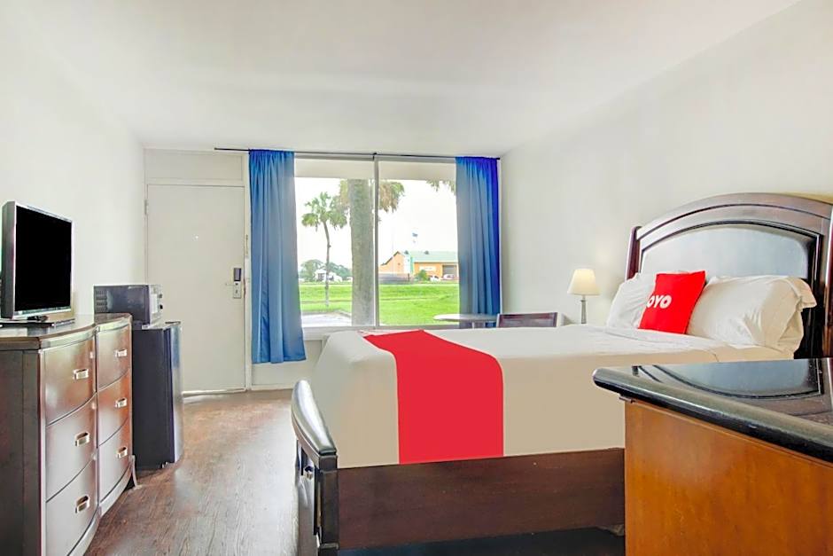 OYO Hotel Dundee By Crystal Lake