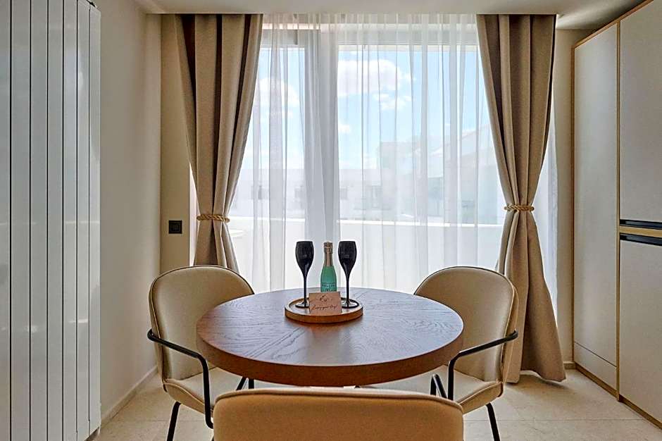 Alezzi Infinity Aparthotel & Spa