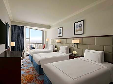 Classic Quadruple Room with City View