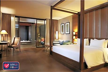 Honeymoon Suite
