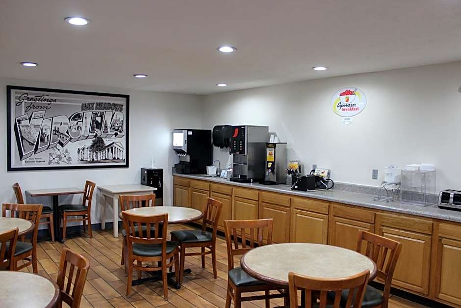 Super 8 by Wyndham Chiswell/Max Meadows Area