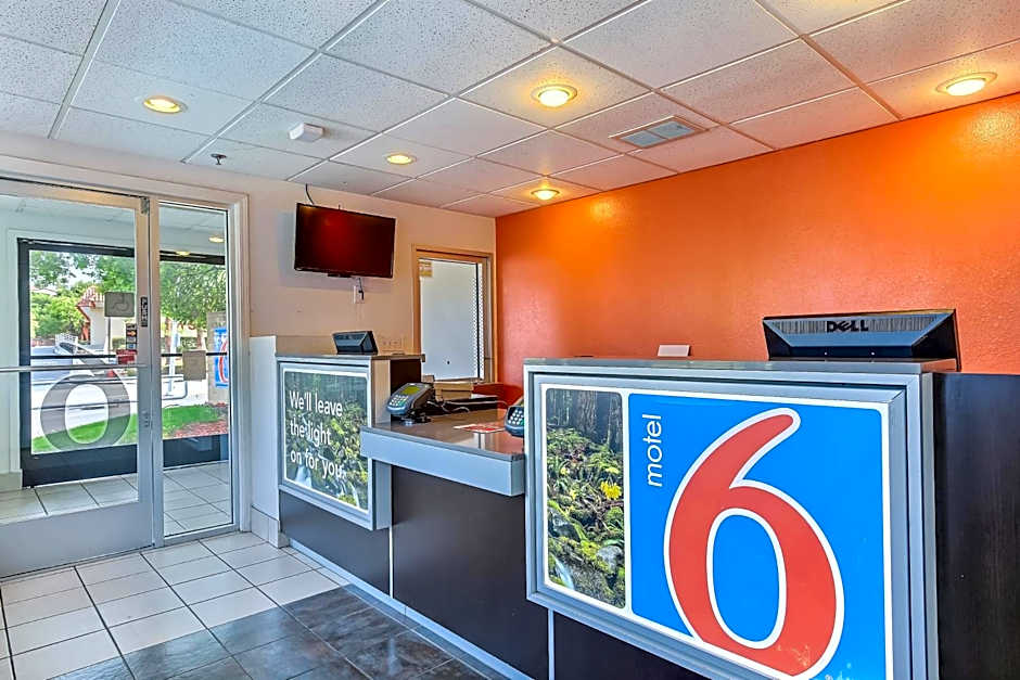Motel 6-Pinole, CA