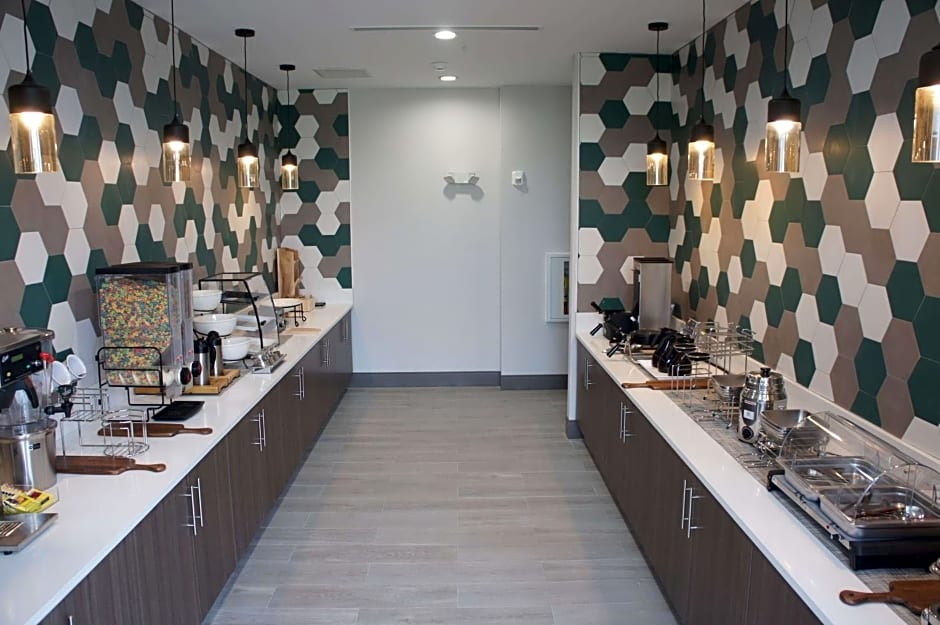 La Quinta Inn & Suites by Wyndham Locust Grove