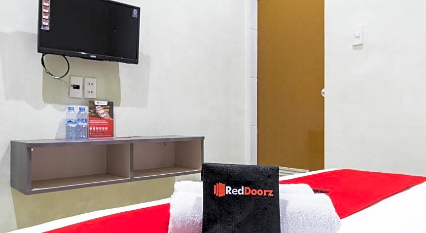 RedDoorz near Medan Amplas