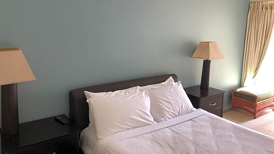 Sunrise Cove Holiday Apartments