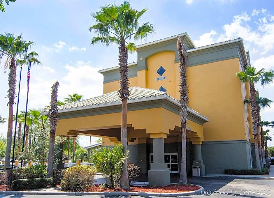 Galleria Palms Orlando - Free Theme Park Shuttles