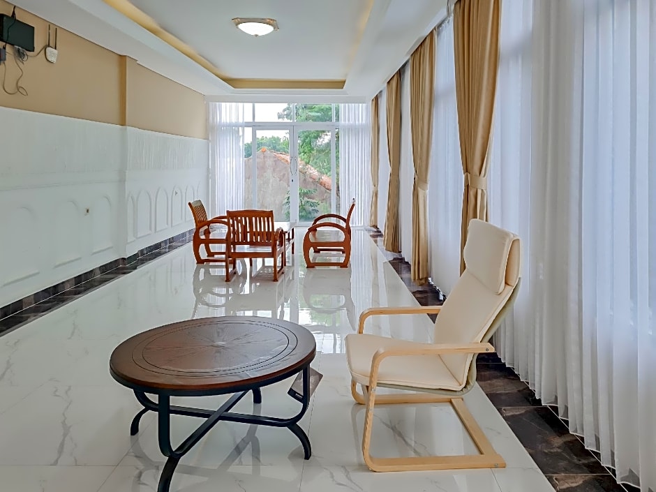 Sans Hotel Grand Sabaraya Cikampek