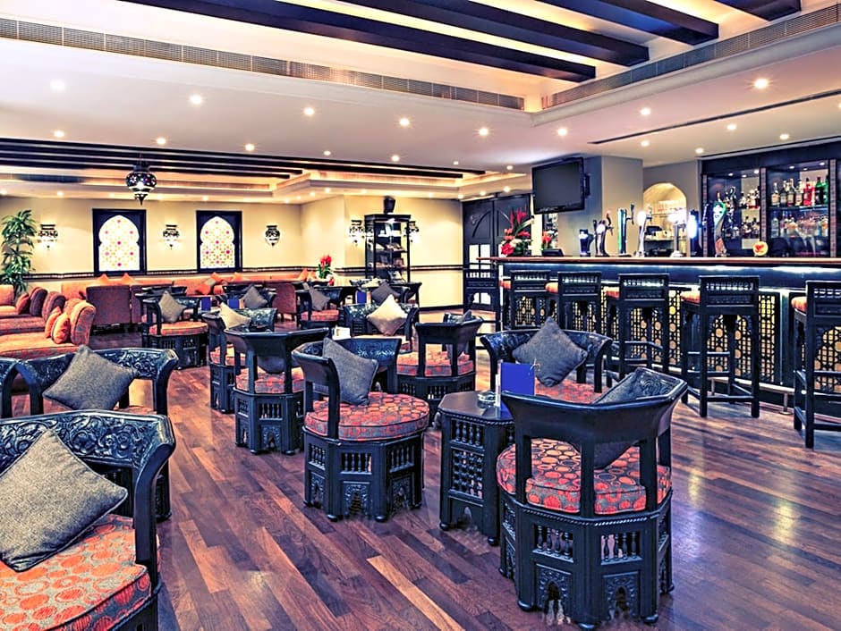 Mercure Grand Hotel Seef Hotel