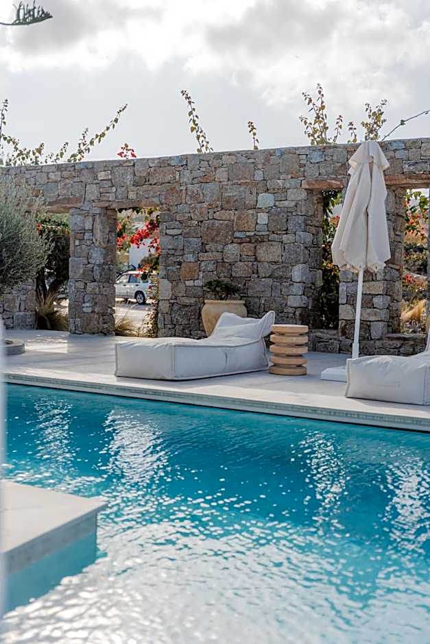 Oliving Mykonos Luxury Suites