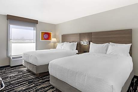 Queen Room with Two Queen Beds and Roll-In Shower - Disability Access