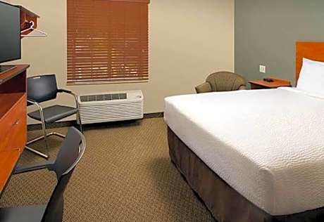 Standard Queen Room with Sofa Bed - Non-Smoking