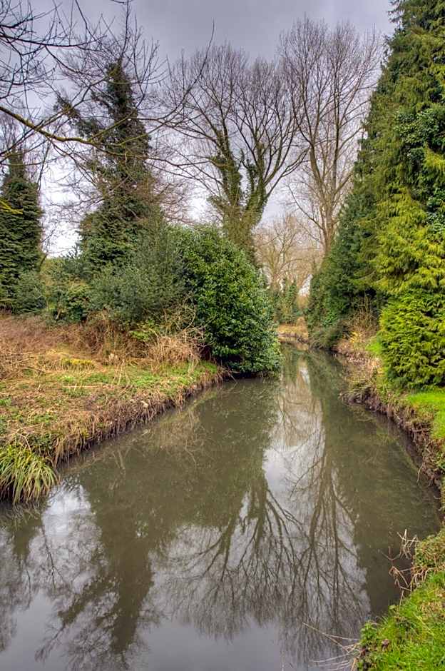 Old Mill by Chef & Brewer Collection