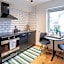 Easy Livin' Apartment Hotel