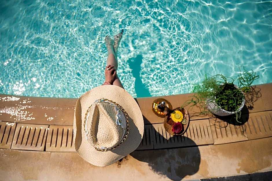 Ostria Sea Side Hotel