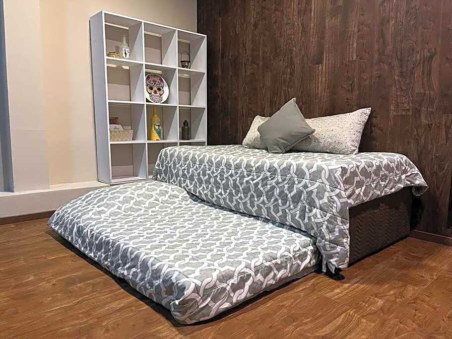 506 Great Location AC 1Bdrm 1bath apt Rooftop