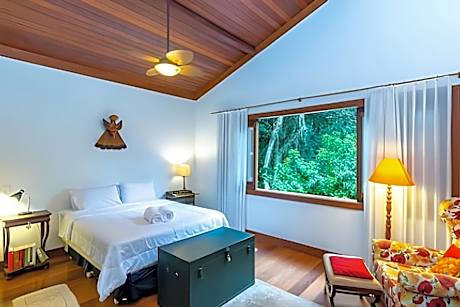 Casa Secretário - 3 Suítes, Piscina, Campo e Sauna