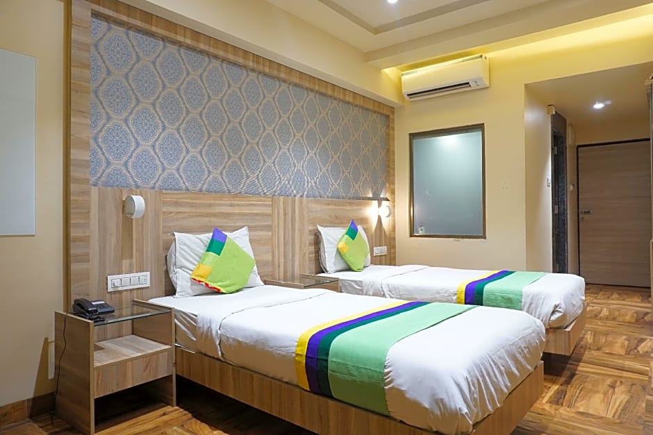 Treebo Trend Classic Grande, Camp