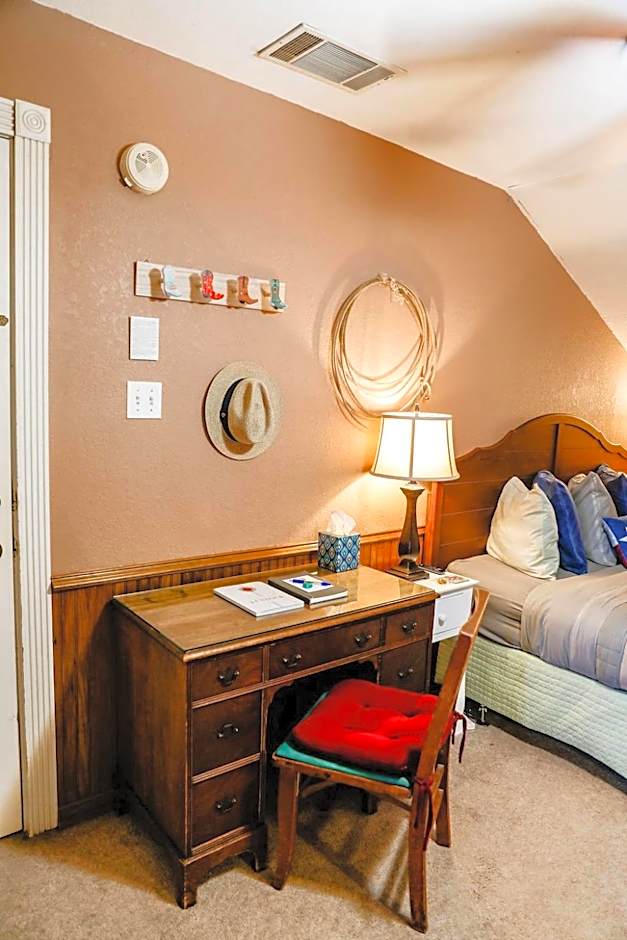 Woodrow House Bed & Breakfast