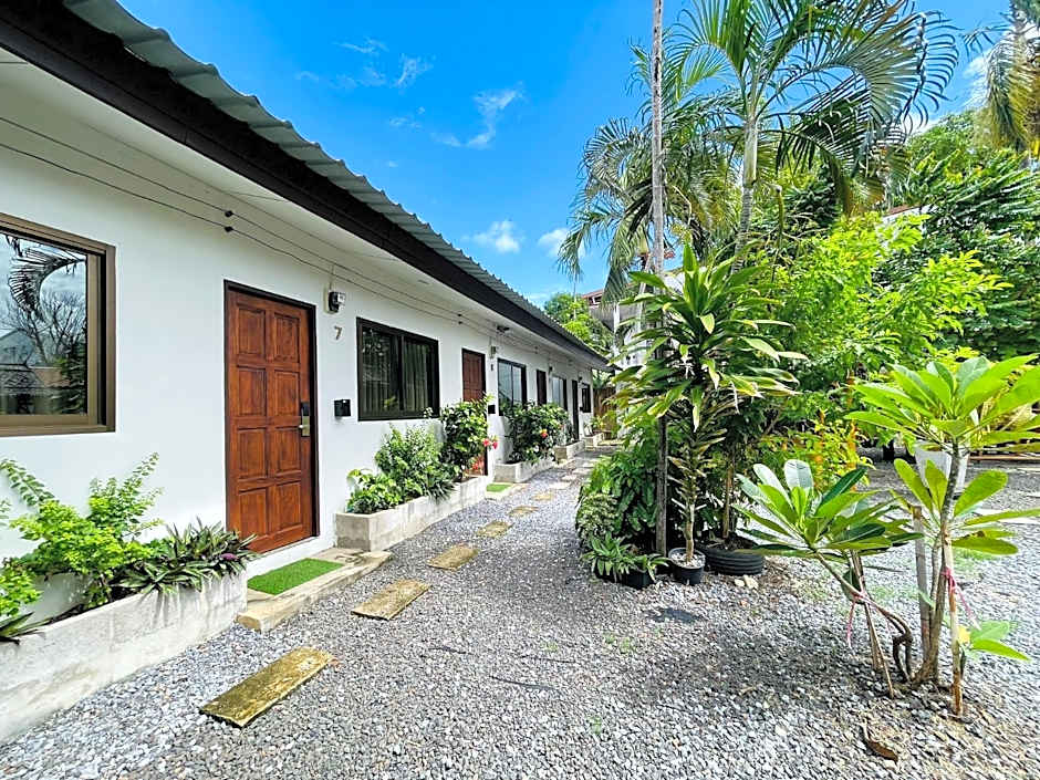 New Breakers Hotel Rawai