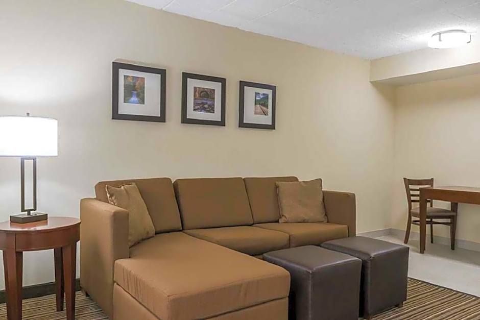 Photo 1 of 4 of 1 King Bed Suite