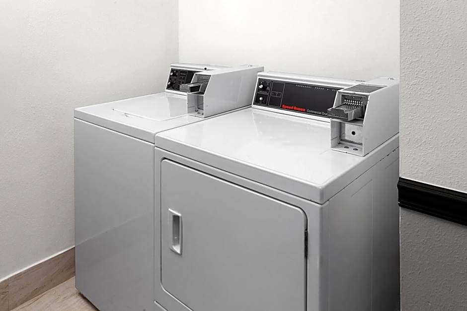 Baymont by Wyndham Oshkosh Airport