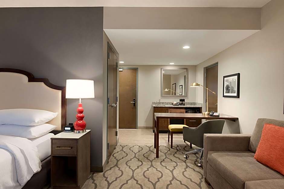 Embassy Suites By Hilton Chicago-Naperville