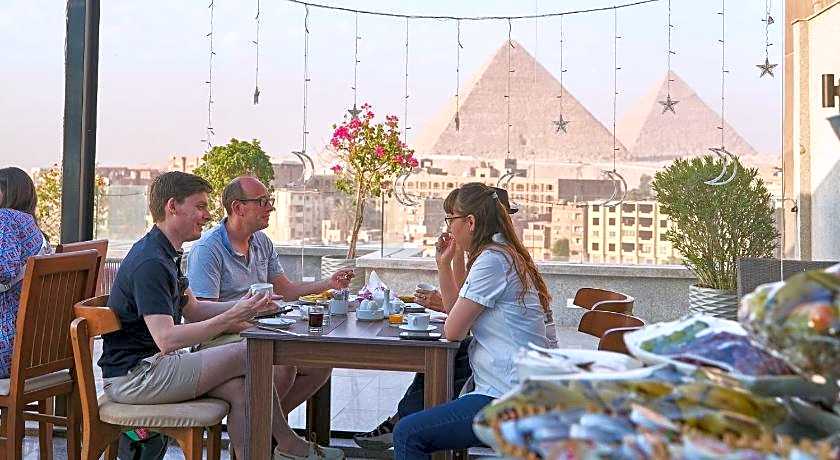 Pyramid Front Hotel