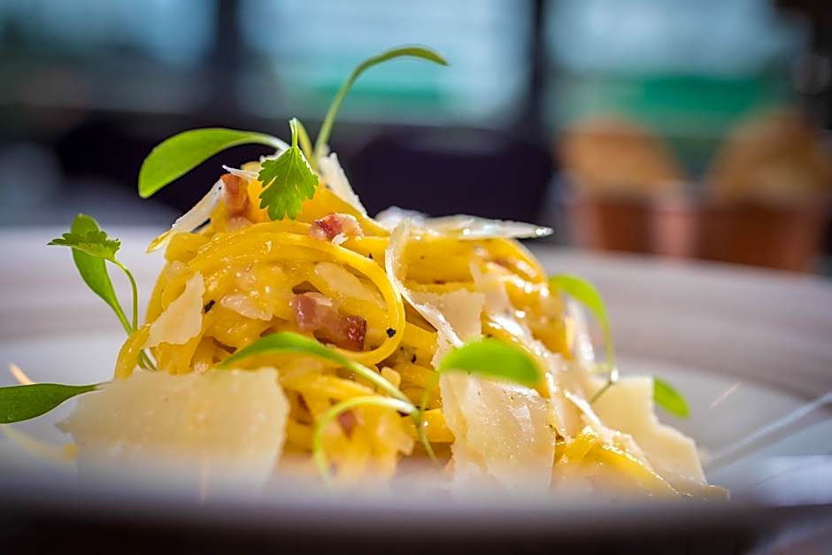 Clayton Hotel Dublin Airport