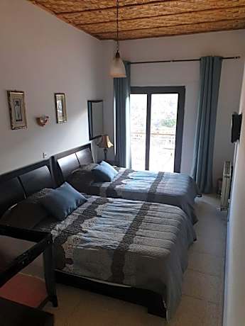 Single Room with Mountain View