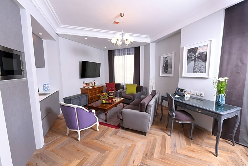 Le Bristol Hotel