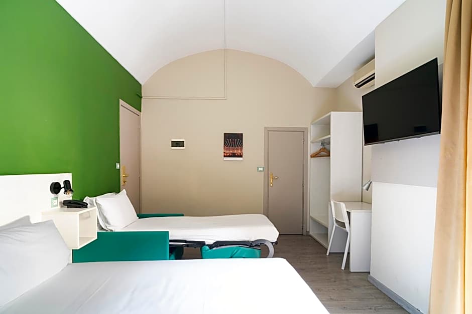 Green Class Hotel Astoria