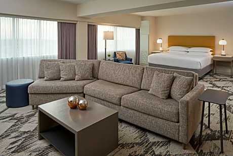 King Studio with Sofa Bed