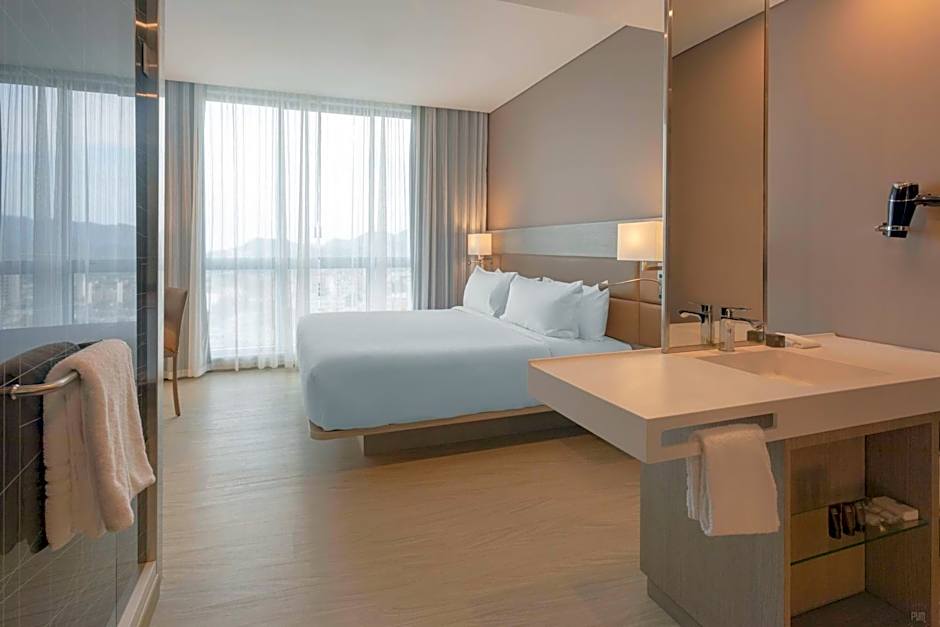 AC Hotel by Marriott Santa Marta