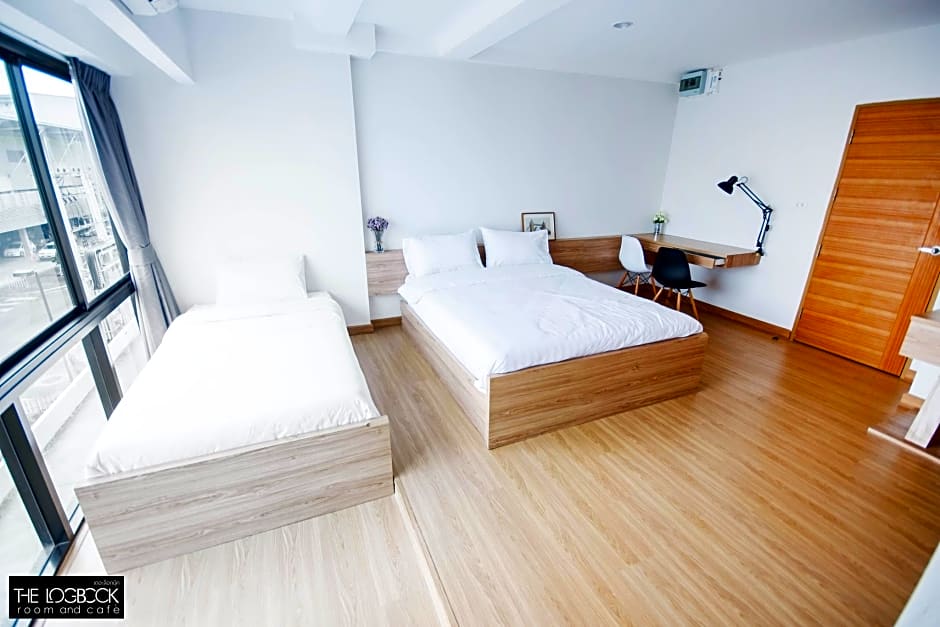 The LogBook room and cafe'