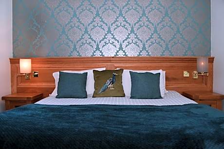 Greyhound Hotel