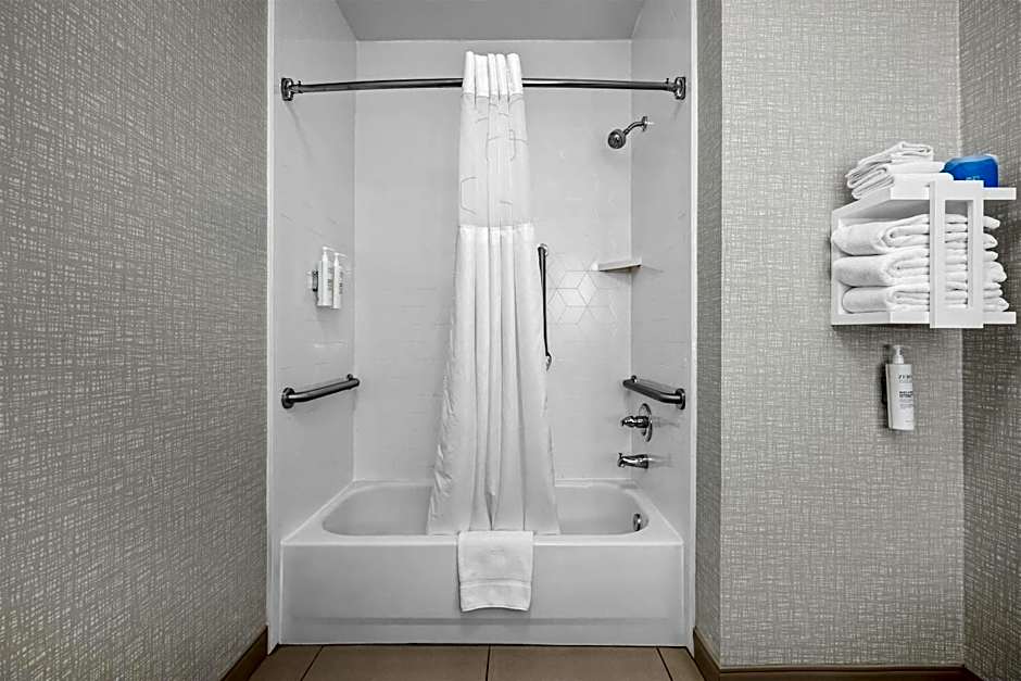Hampton Inn By Hilton Bloomington West