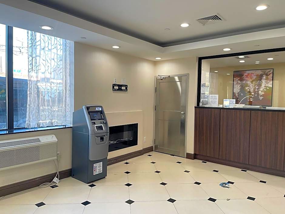 Voyage Hotel
