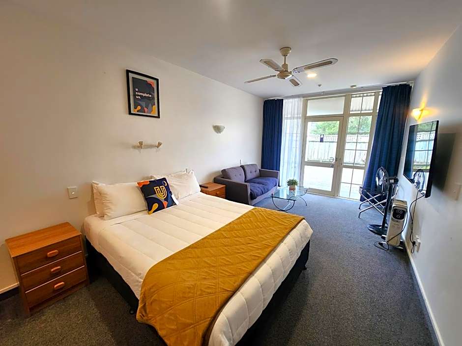 U Studios Paraparaumu Beach (formerly Copperfield Seaside Motel)