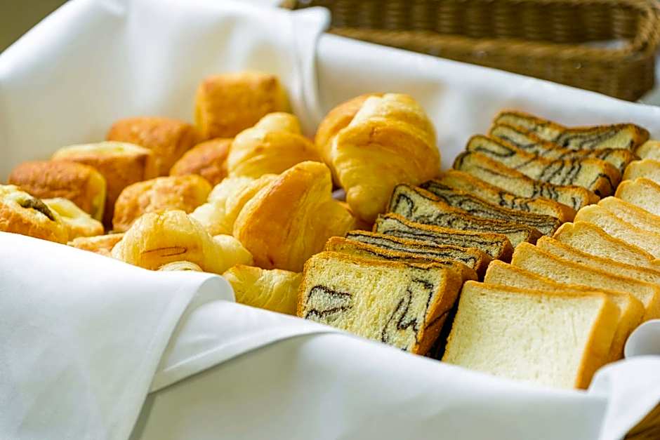 SureStay Plus Hotel by Best Western Shin-Osaka