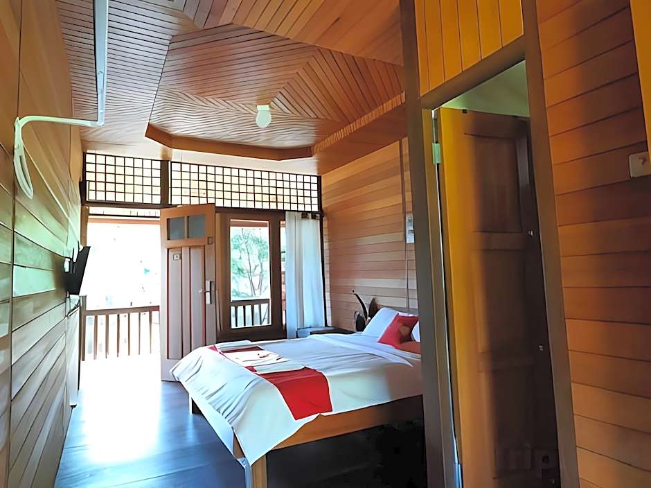 Hotel Besar Bulan Baru