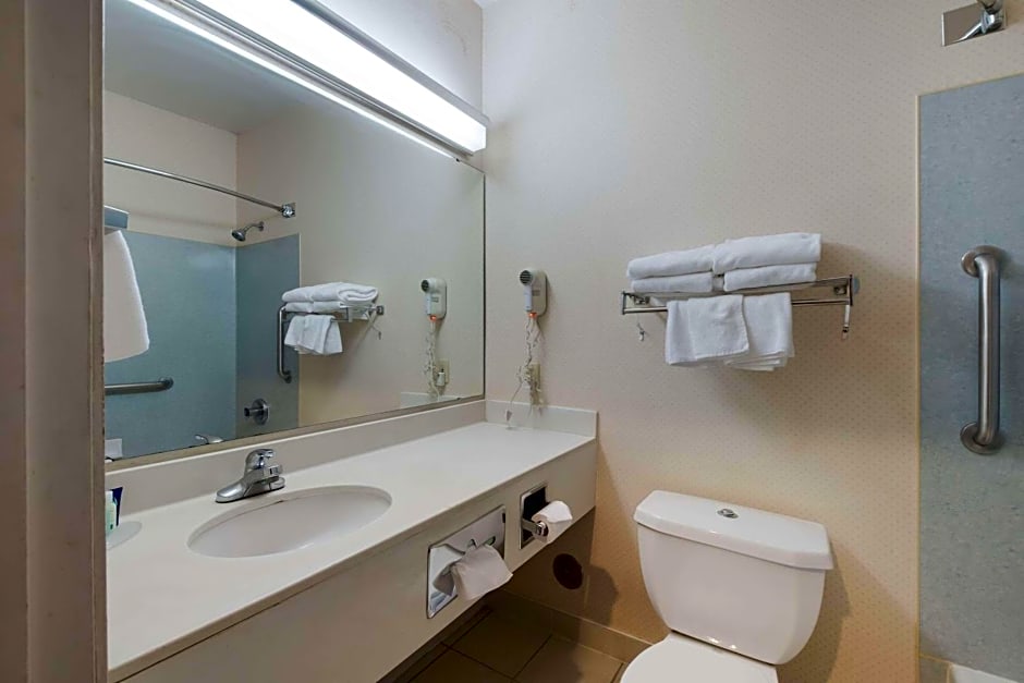 Quality Inn Grand Suites Bellingham