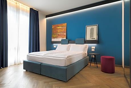 Deluxe Double or Twin Room with Lake View