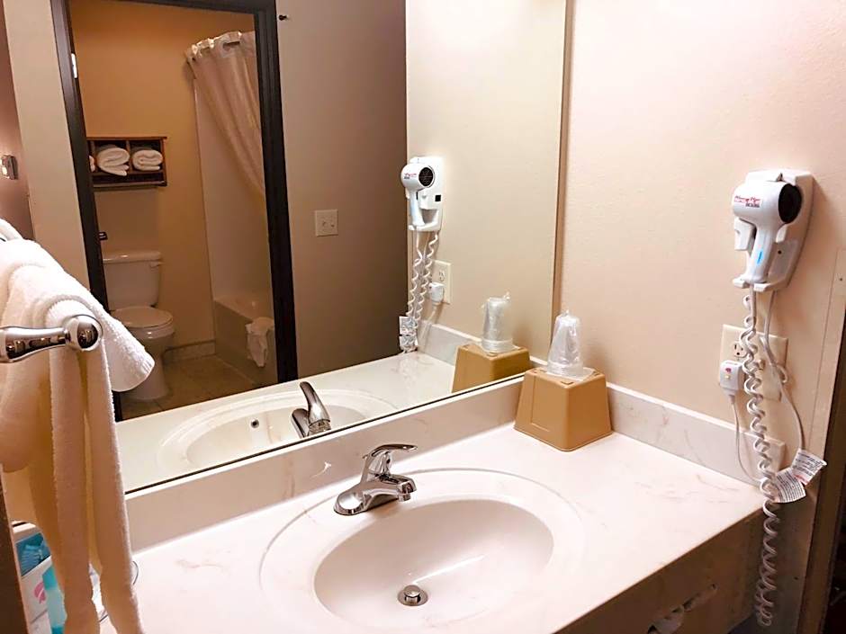 Shenandoah Inn & Suites