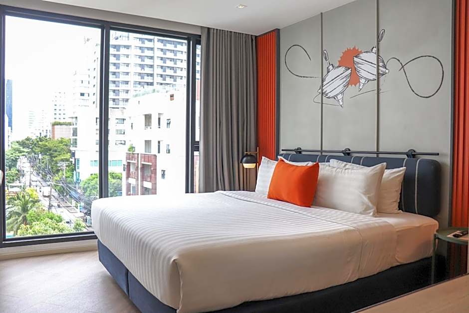 The Quart Ruamrudee by UHG